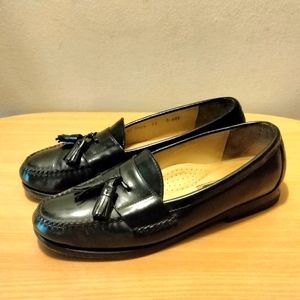 Cole Haan PINCH TASSEL IN BLACK